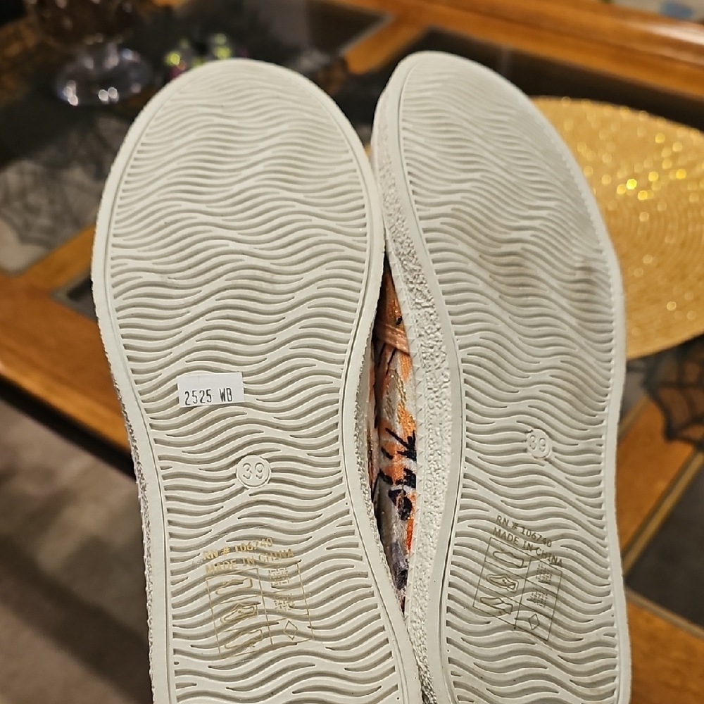 Serengeti Multicolor Floral Espadrilles - Picture 6 of 6